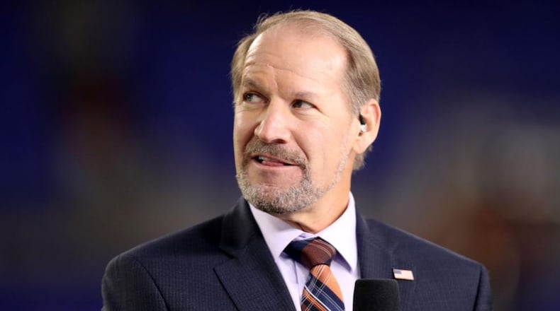 Former Pittsburgh Steelers coach Bill Cowher showed his enthusiasm for the Buffalo Bills on Sunday.