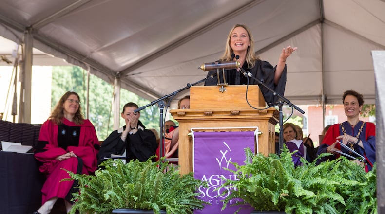 Jennifer Nettles addresses the graduates at Agnes Scott College on May 12, 2018. Photo: Elizabeth Kiss