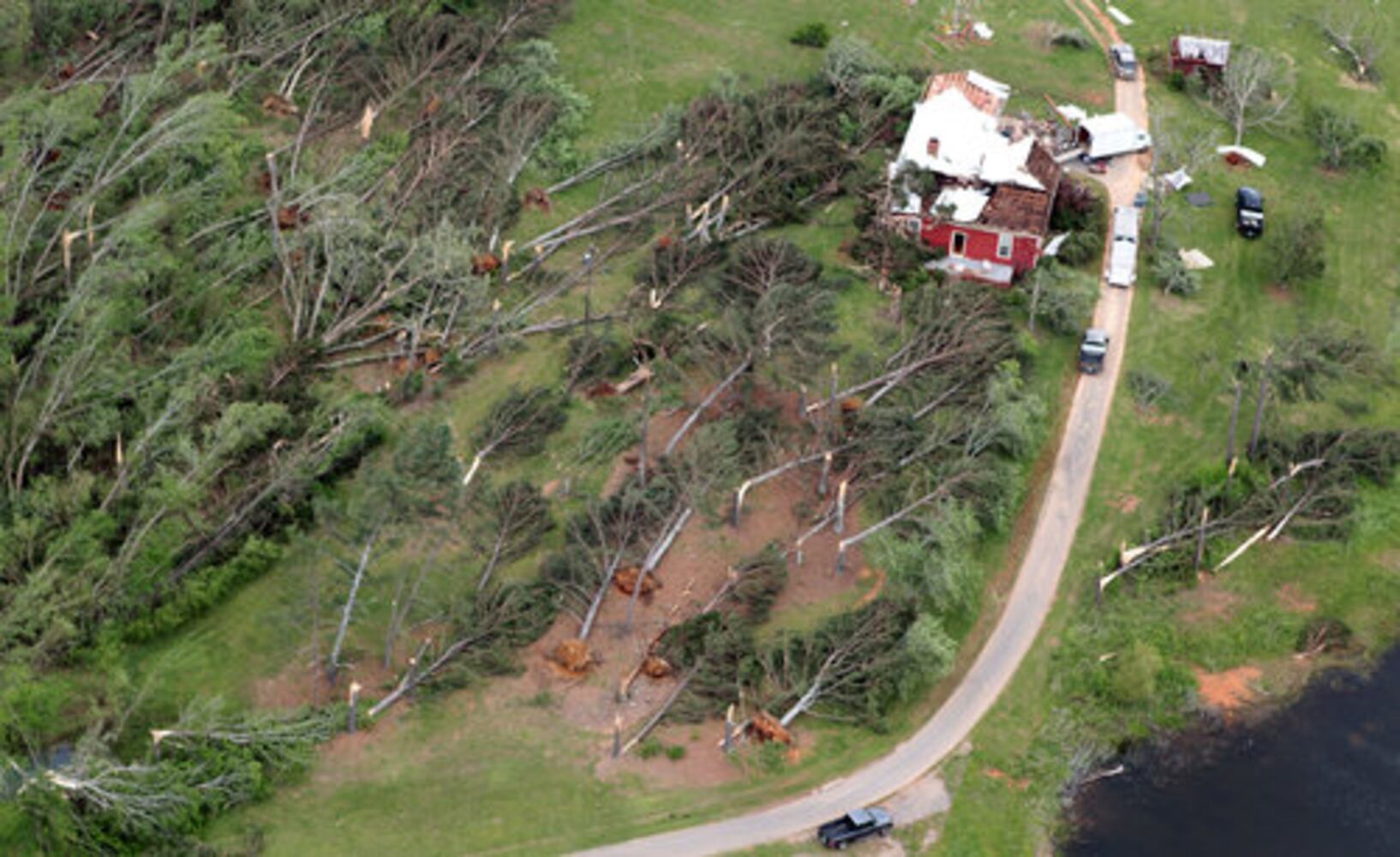 Georgia: Aerial view of tornado aftermath