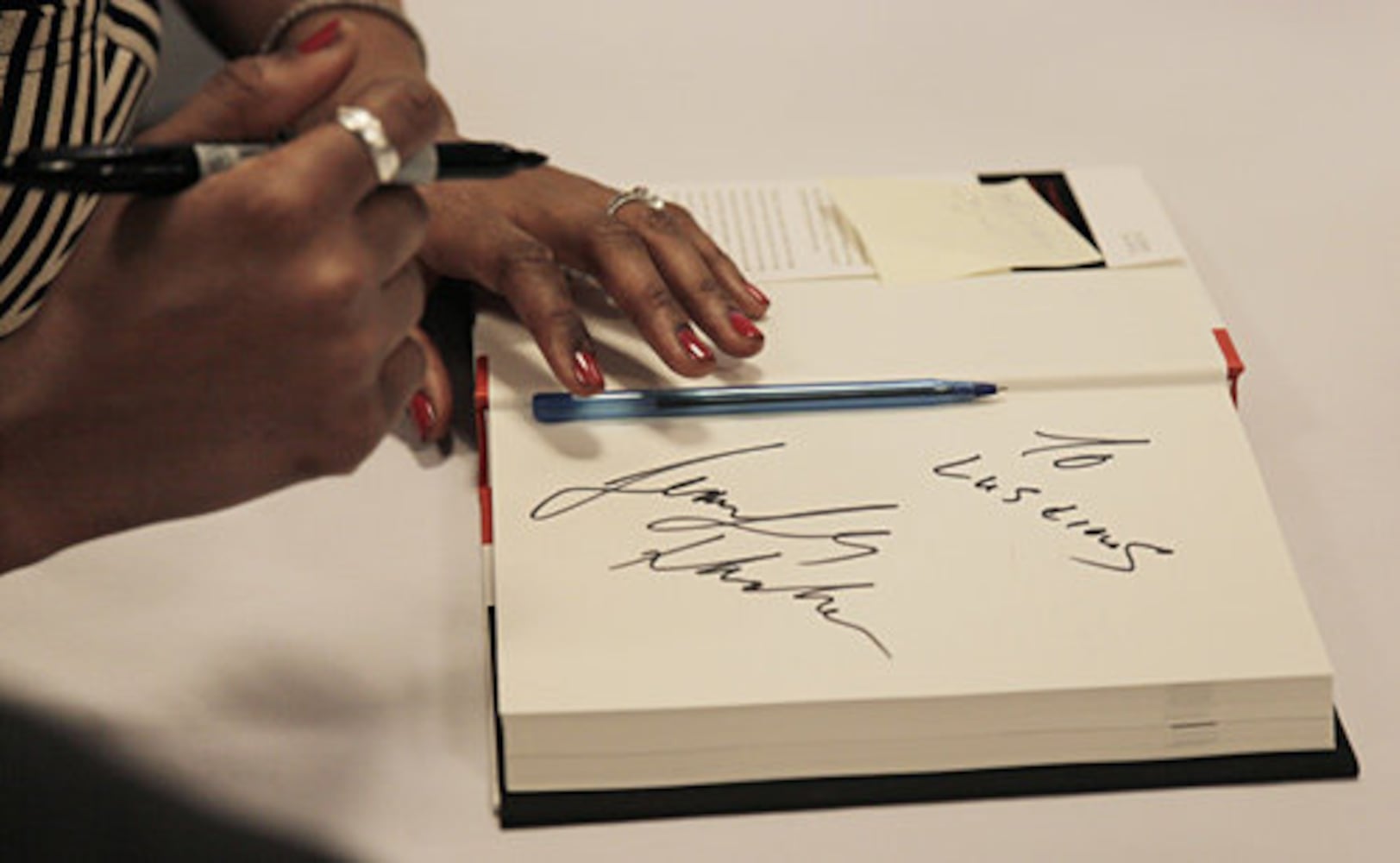 Jennifer Hudson's Chicago book signing