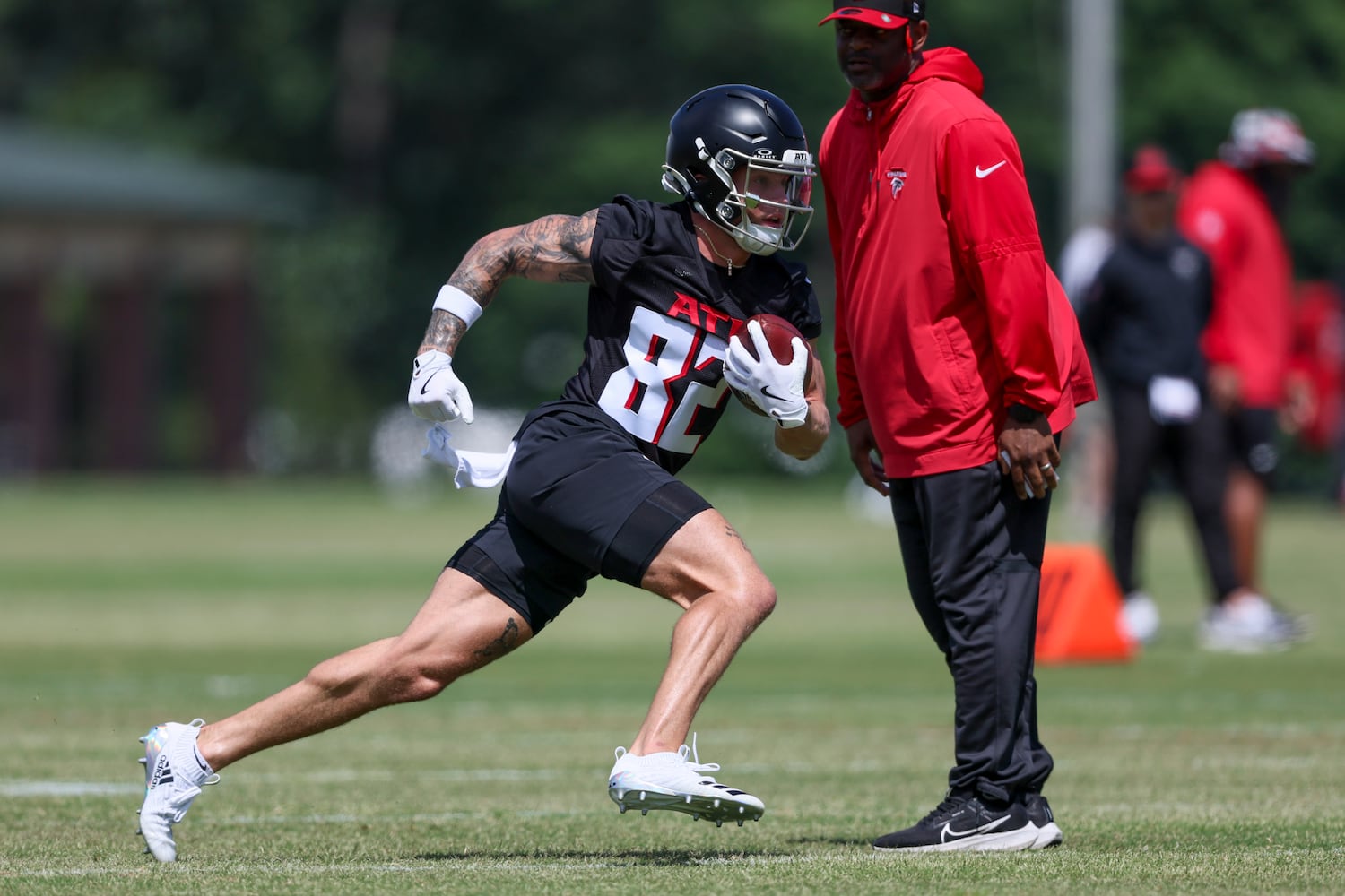 051124 falcons photo