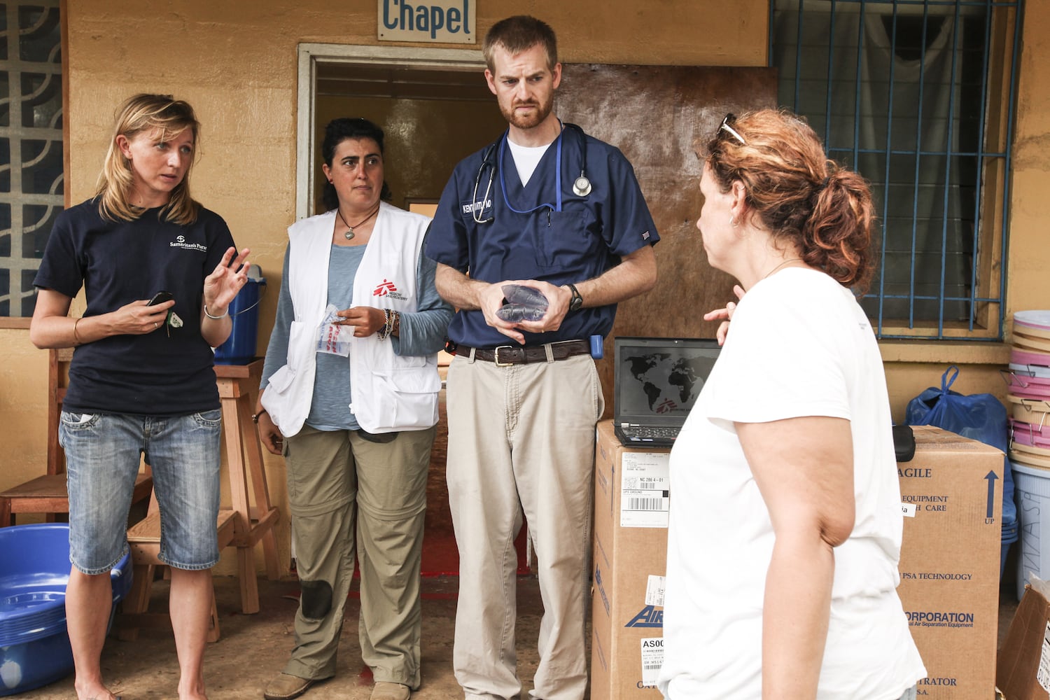 Dr. Kent Brantly volunteers in Liberia