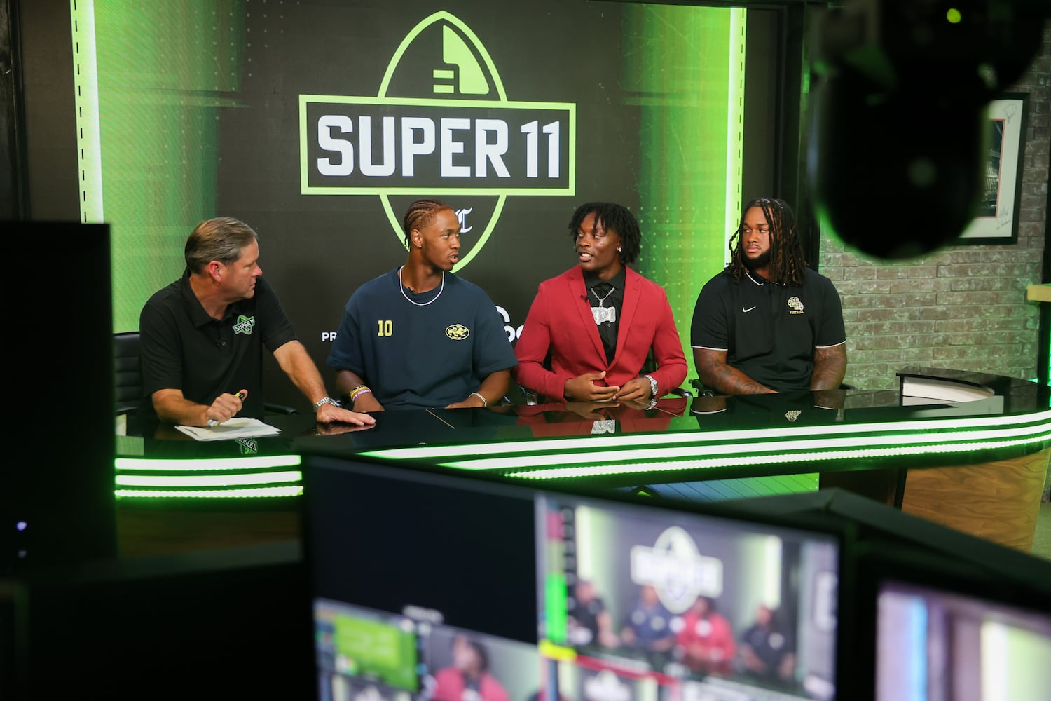 super 11 show