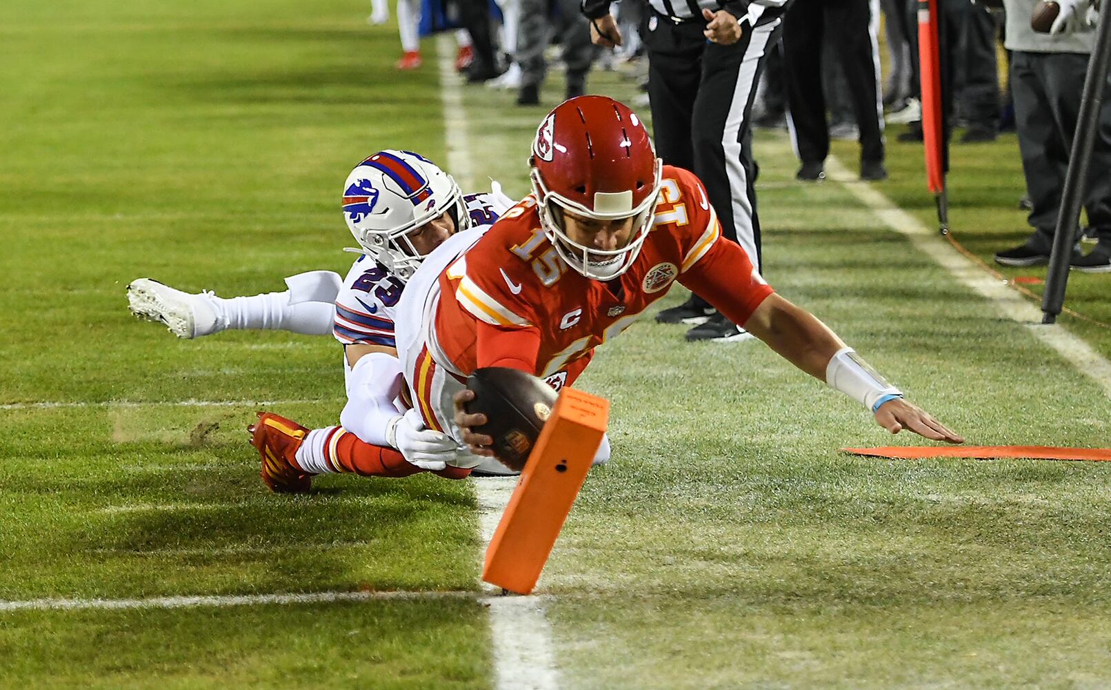 SPORTS-FBN-BILLS-CHIEFS-STANDOUTS-KC