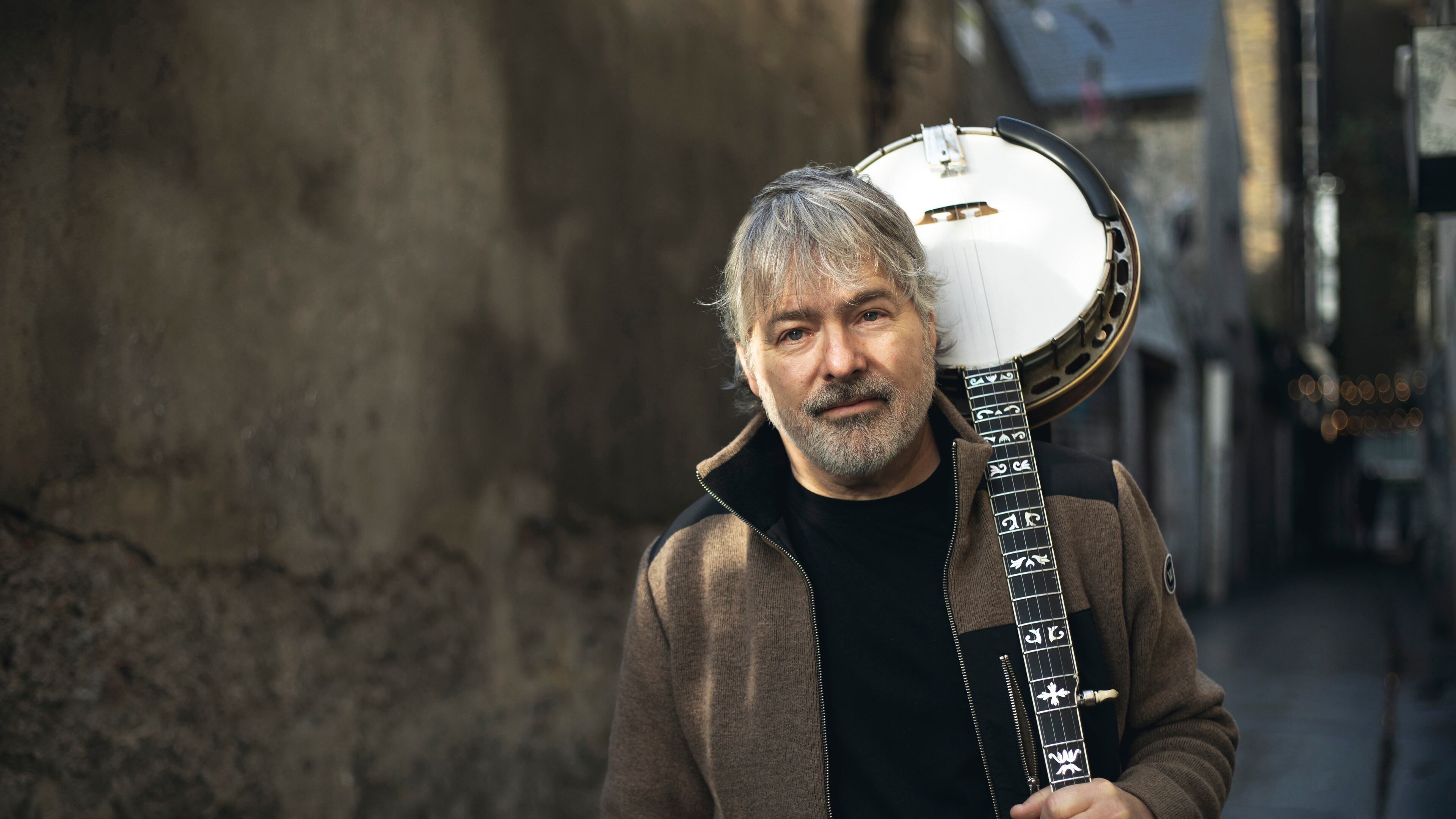 On June 11, Béla Fleck will perform his banjo-centric rendition of “Rhapsody in Blue” with Atlanta Symphony Orchestra at Atlanta Symphony Hall. (Courtesy of Béla Fleck)