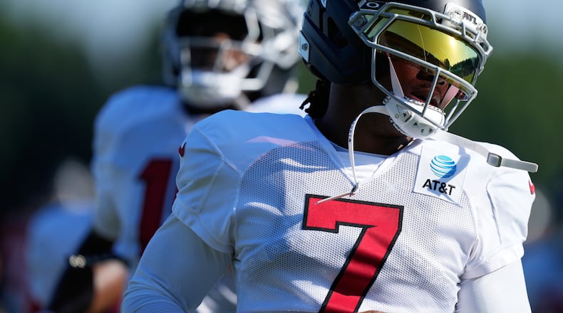 Atlanta Falcons running back Bijan Robinson runs drills during an NFL football training camp practice on Monday, Aug. 17, 2026, in Flowery Branch. Where does he rank in the fantasy football draft? (Brynn Anderson/AP)