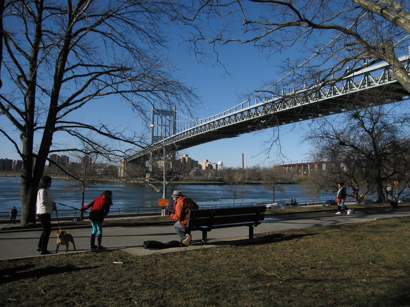 Queens hotels brings NYC tourists across river