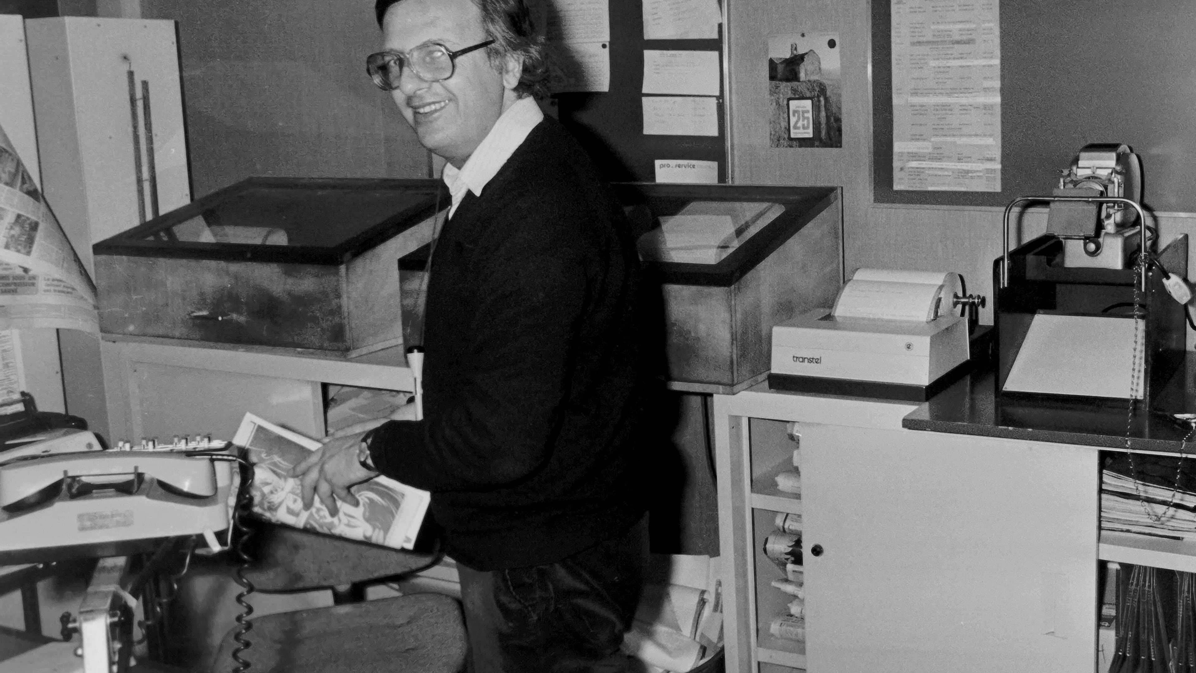 Associated Press Paris Chief Photo Editor Guy Kopelowicz at the AP office in Paris in 1984. (AP Photo/Lionel Cironneau)