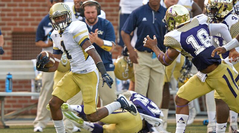 Tech running back Qua Searcy (1) runs away from Alcorn State Braves defensive back LaShaun Ealey (18) in the first half of the season opener. (Hyosub Shin/AJC)
