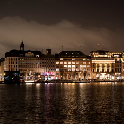 View of the Inner Alster, or Binnenalster in Hamburg, Germany Tuesday, March 31, 2026. (Daniel Bockwoldt/dpa via AP)