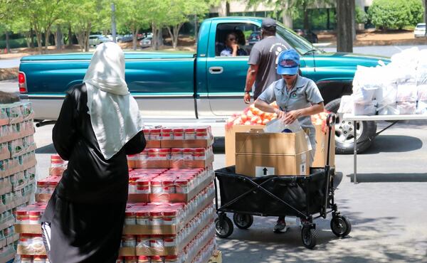 Volunteers prepare to load food from the Atlanta Food Bank during Volunteer Gwinnett's Mobile Food Distribution program. (Courtesy Gwinnett County)