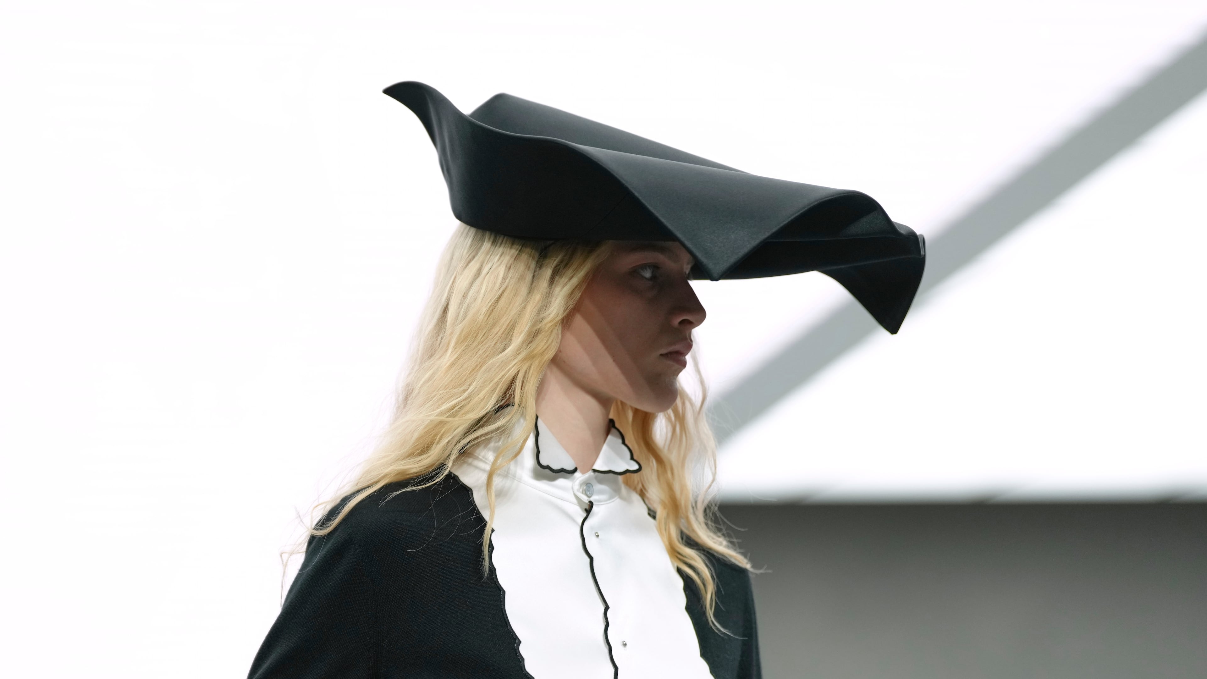A model wears a creation as part of the Dior Spring/Summer 2026 collection presented in Paris, Wednesday, Oct. 1, 2025. (AP Photo/Aurelien Morissard)