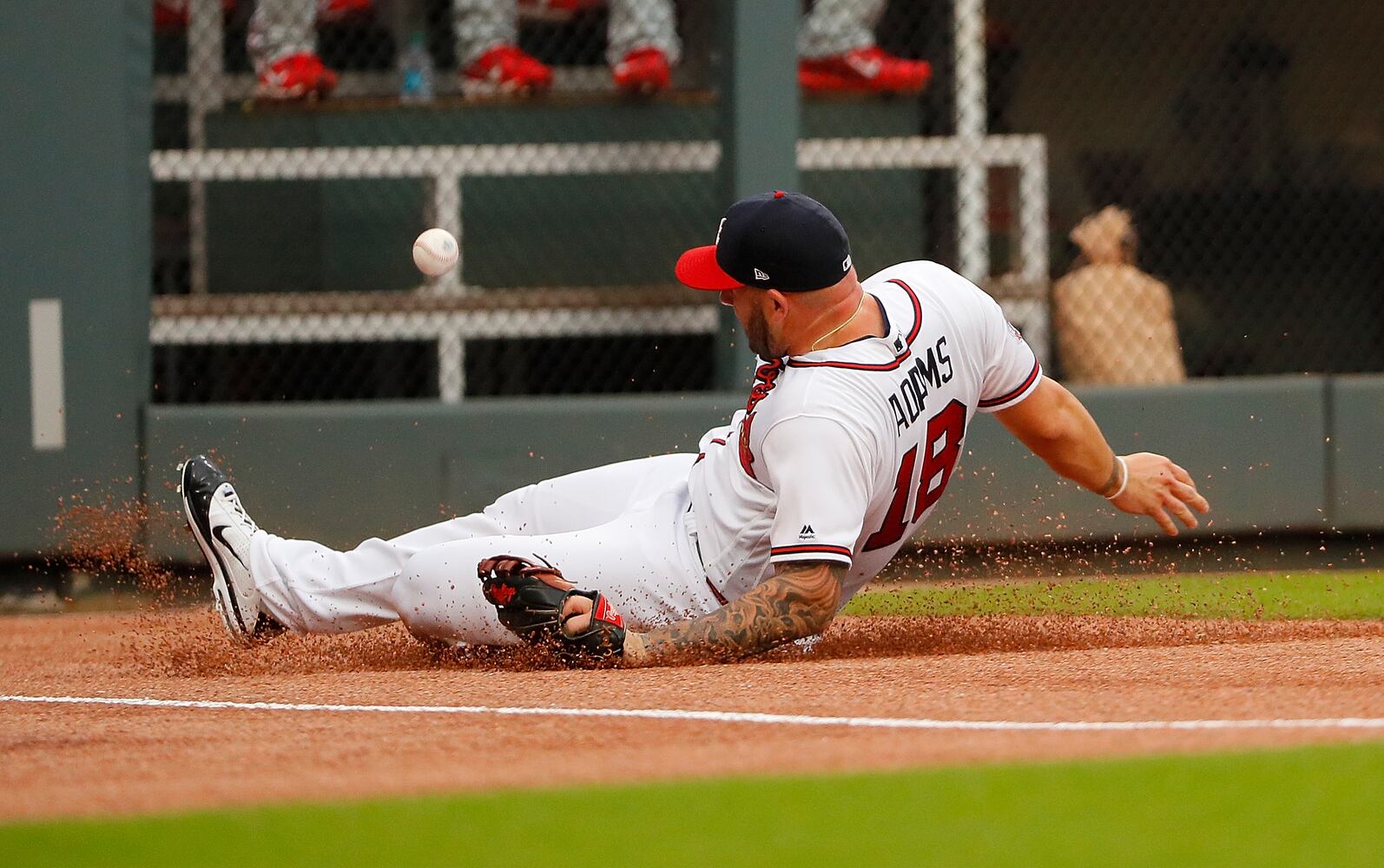 Photos: Braves’ Johan Camargo suffers freak injury