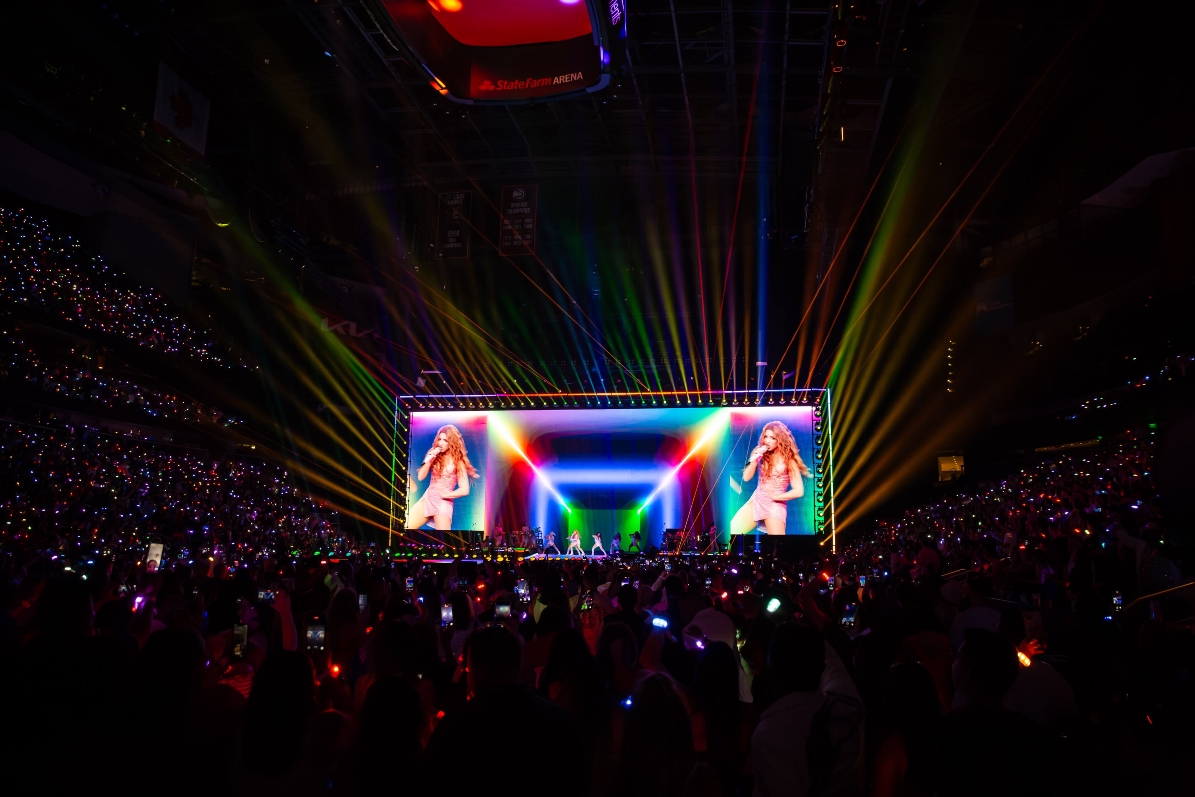 Global pop star Shakira brought her 2025 North American tour to Atlanta's State Farm Arena on Monday. (Ryan Fleisher for the AJC)