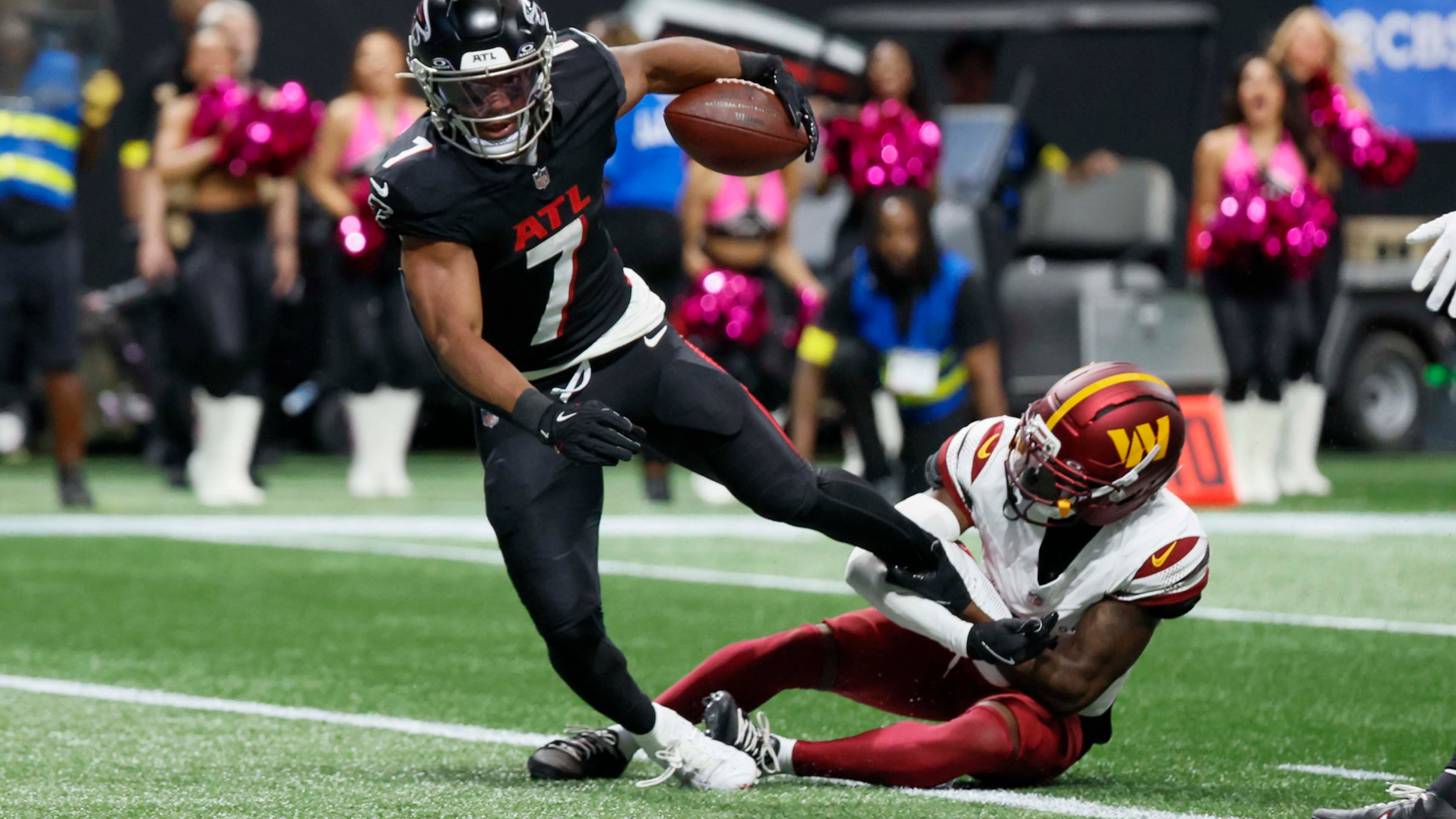 The Falcons had a balanced offensive attack on their way to amassing 435 yards in their win against the Commanders. (Miguel Martinez/AJC)