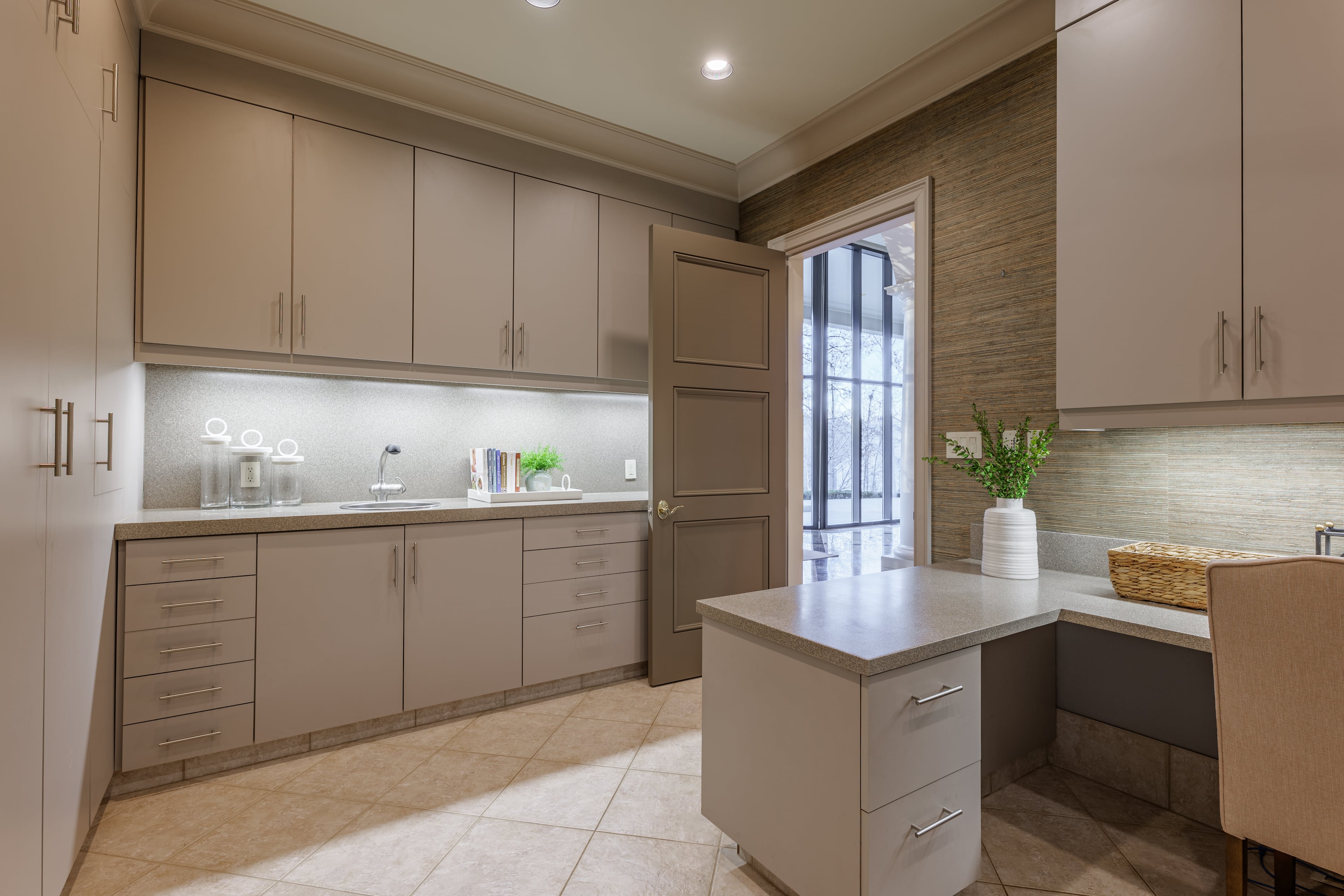 The Milton mansion was built in 2002, features over 24,000 square feet of living space and is currently priced at $8,950,000.
Listing by Bonnie Smith