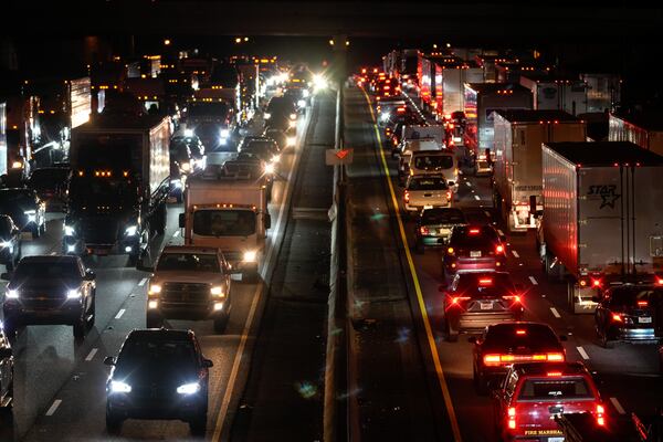 Major delays pile up along I-285 North at I-20 at the top of the morning commute Thursday. (Ben Hendren for the AJC)