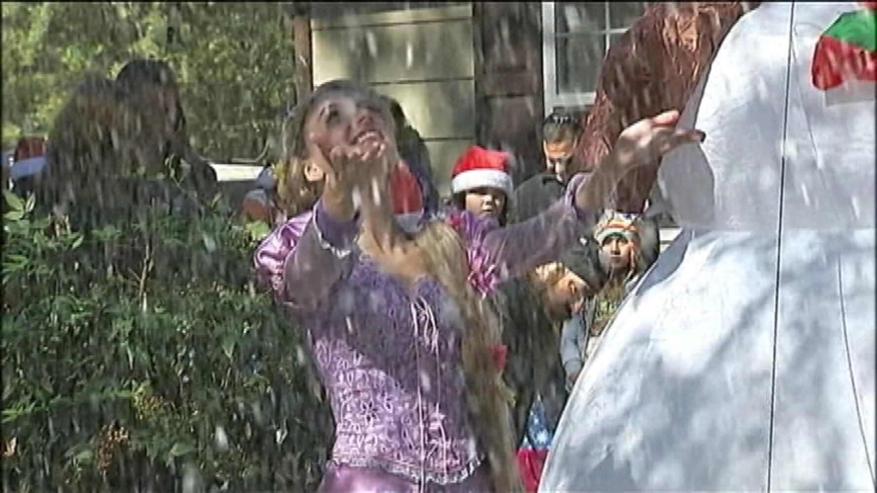 Community celebrates Christmas early for Dahlia Minton