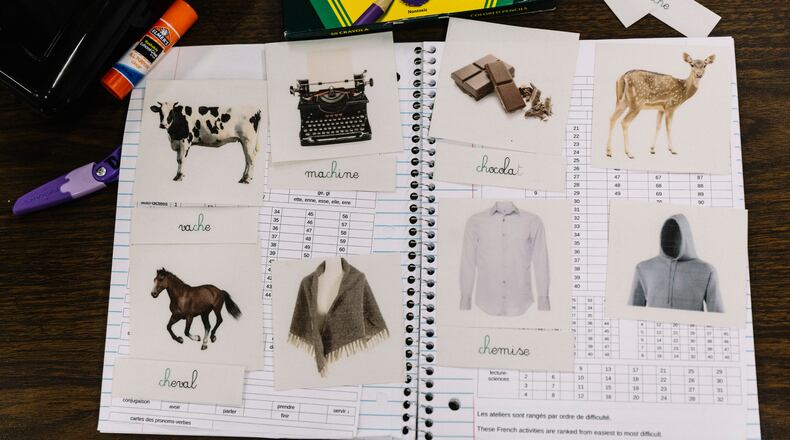 More schools are now using flash cards to practice language skills in elementary school classrooms as dual language immersions programs expand.