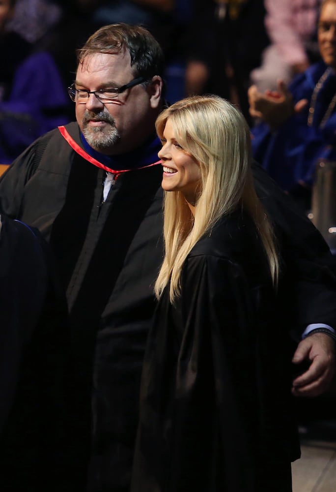 Ex-wife of Tiger Woods named Outstanding Graduating Senior