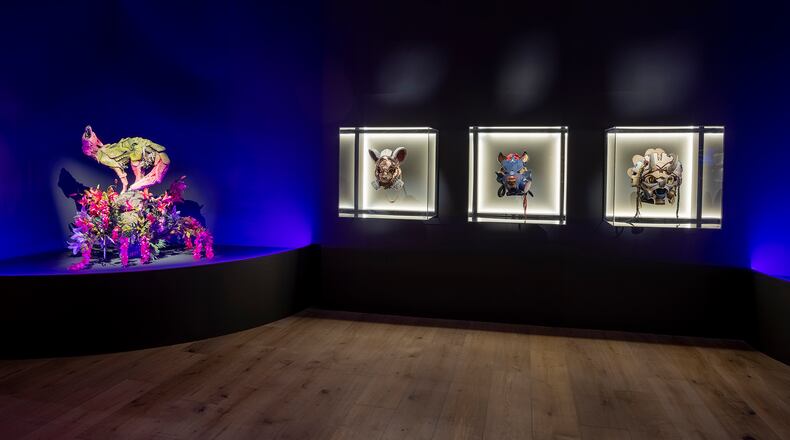 ATL_2022Spring_Exhibitions_GaryLockwood_Documentation_CG_##
SCAD Atlanta – Spring 2022 – Exhibitions – Gary Lockwood – “Freehand Profit: Face Value” – Teaser Documentation – SCADFash – Photography Courtesy of SCAD