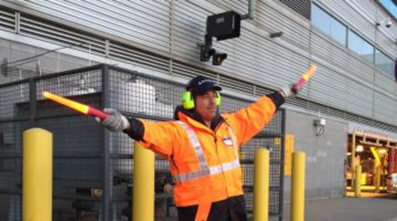 Carson Daly as an airport worker. Source: Delta Air Lines