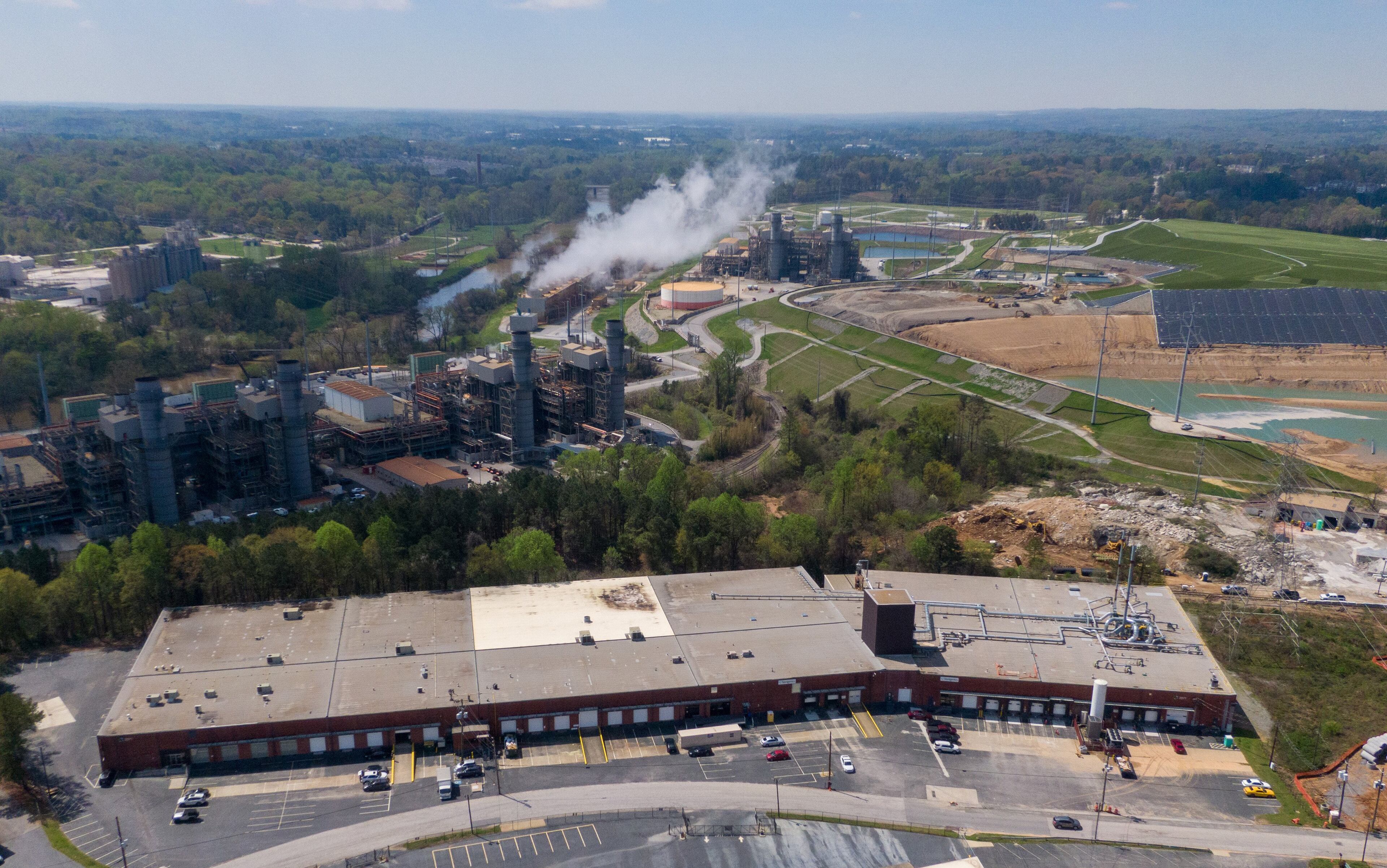 An aerial view shows the Sterigenics plant (foreground) in Smyrna. (Hyosub Shin/AJC 2020)