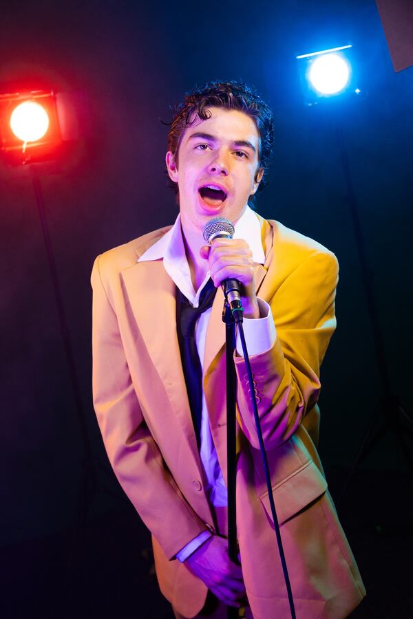 Aleks Kozlovski as Robbie in "The Wedding Singer."