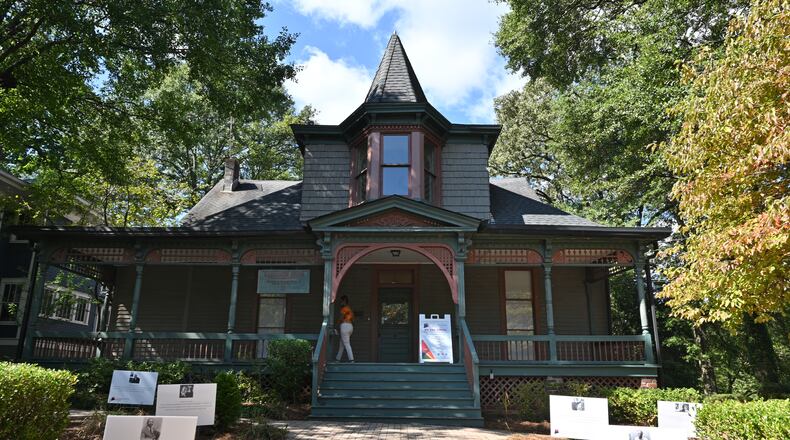 Exterior of Hammonds House Museum on Friday, October 8, 2021. (Hyosub Shin / Hyosub.Shin@ajc.com)