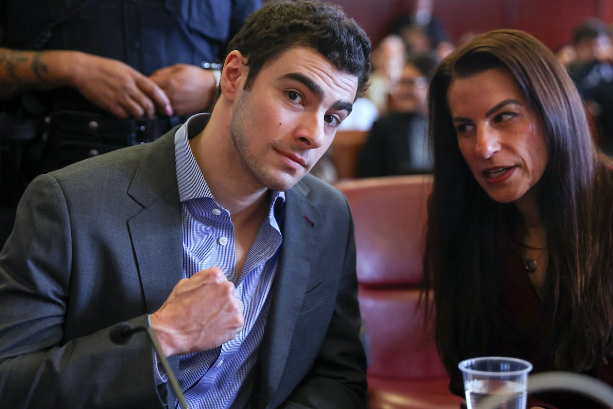 Luigi Mangione appears in Manhattan Criminal Court, Monday, Dec. 8, 2025, in New York. (Sarah Yenesel/Pool Photo via AP)