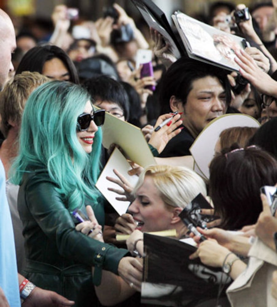 Lady Gaga goes green in Japan