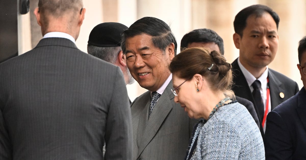 US and China agree to work on extending the tariff pause deadline in trade talks in Stockholm