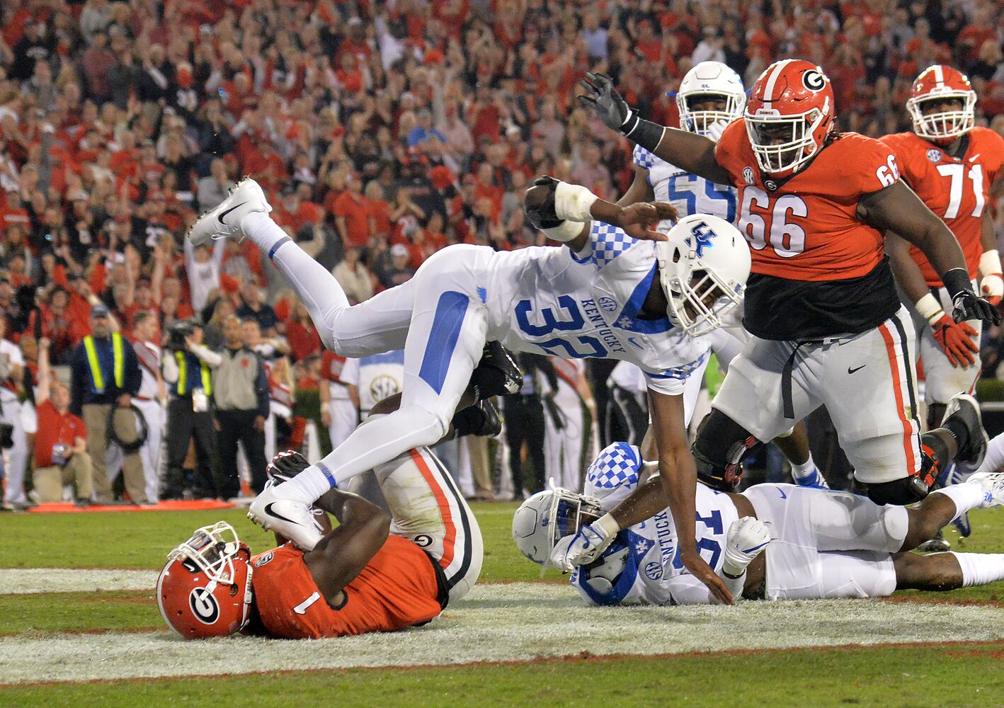 Photos: Bulldogs beat Kentucky, improve to 10-1