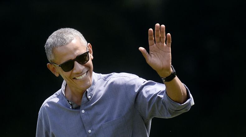 WASHINGTON, DC - JULY 31: U.S. President Barack Obama walks back to the White House after returning from Camp David on July 31, 2016 in Washington, D.C. (Photo by Olivier Douliery-Pool/Getty Images)