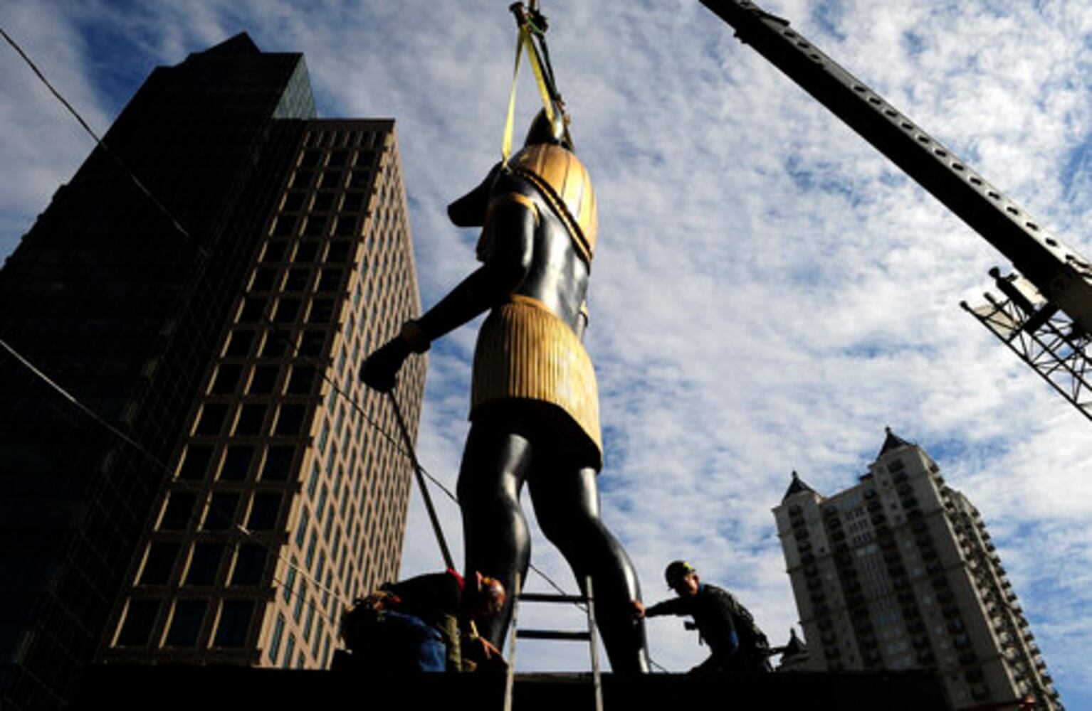 Anubis statue in place for King Tut exhibit