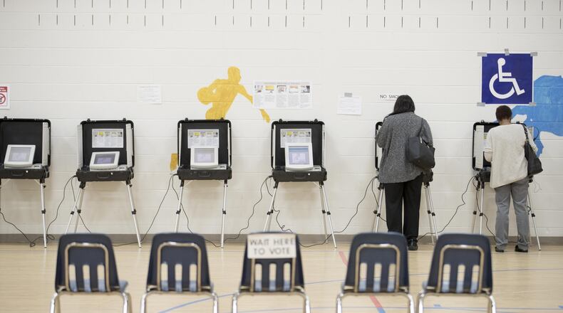 12/05/2017, Atlanta, GA, - Atlanta residents cast their vote for the next Atlanta mayor during the run-off election at Fickett Elementary School, Tuesday, December 5, 2017. Candidates Keisha Lance Bottoms and Mary Norwood are on the runoff ticket for the city’s next mayor. The winner of the election will be the second woman in history to lead the city of Atlanta. ALYSSA POINTER/ALYSSA.POINTER@AJC.COM