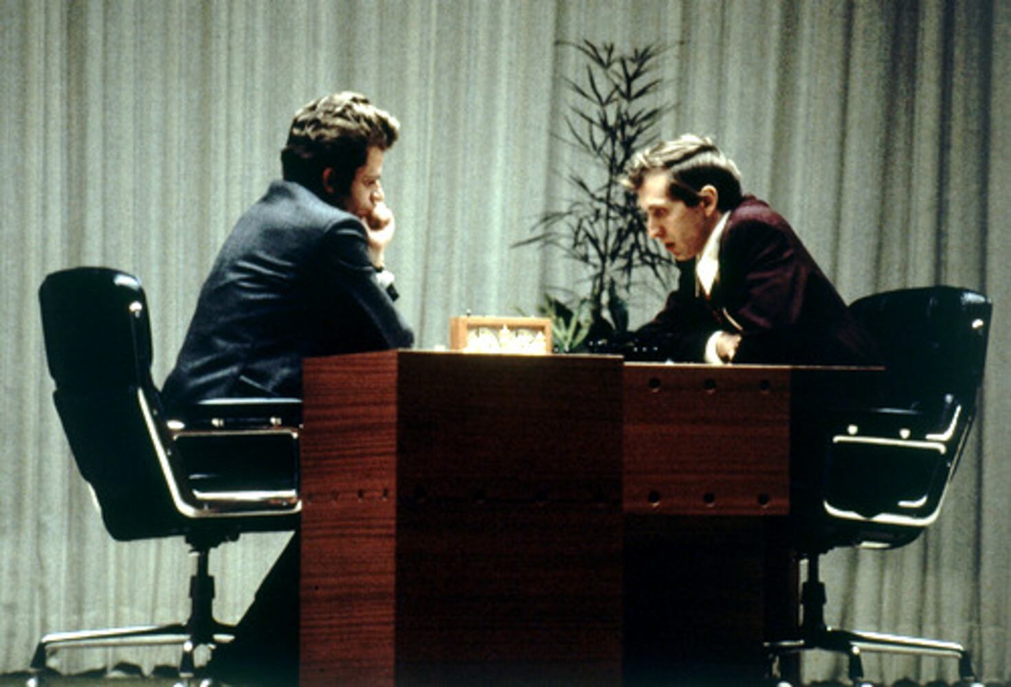 Chess great and enigma Bobby Fischer dies