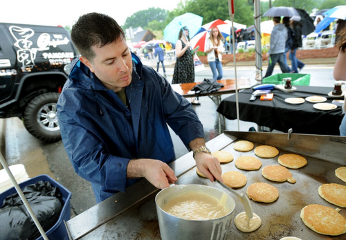 Rain can't spoil Taste of Alpharetta