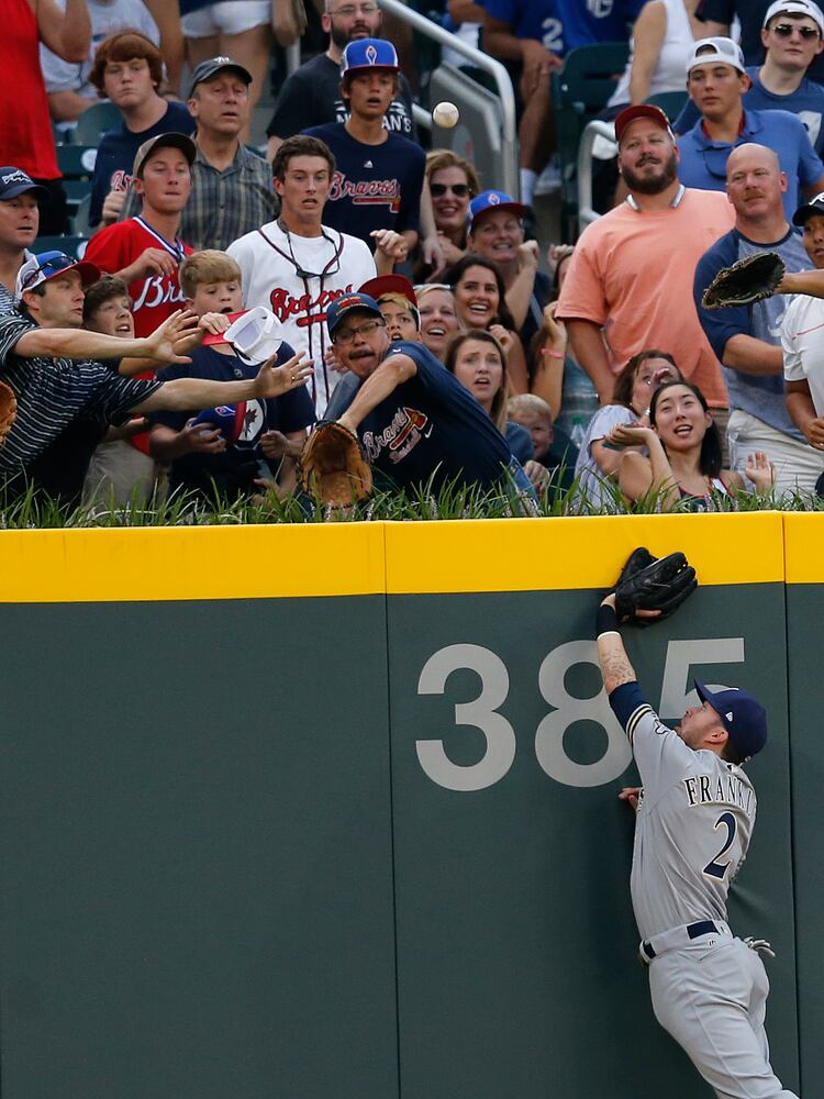 Photos: Braves open series against Brewers