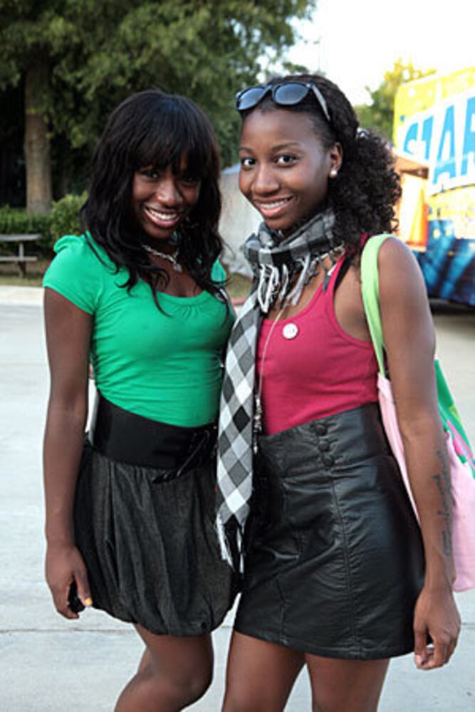 Fan fashion: Cool, casual gear for Jonas Bros. concert