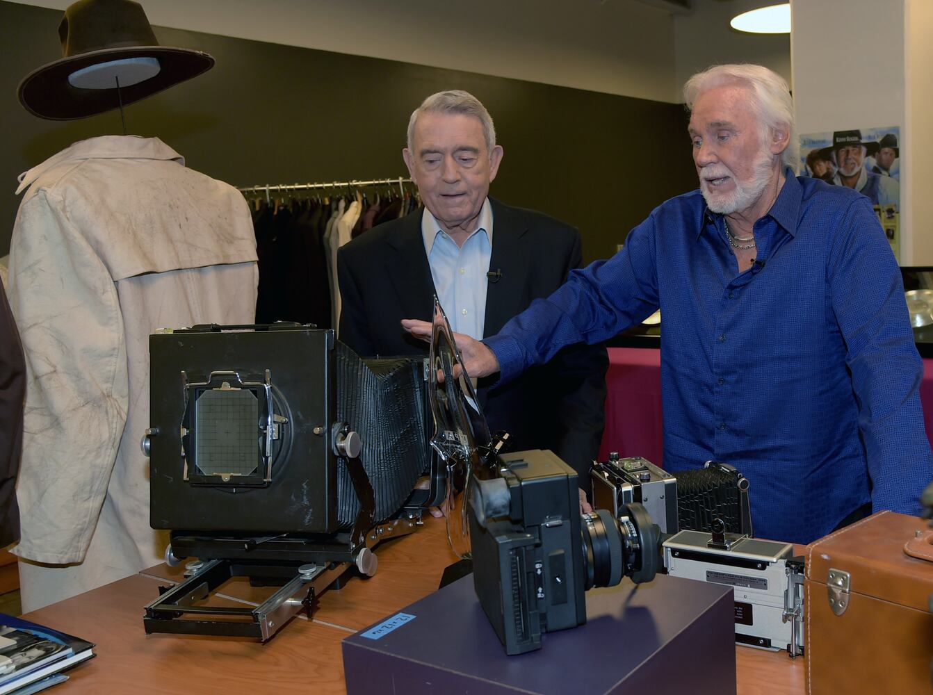 Kenny Rogers talks with Dan Rather