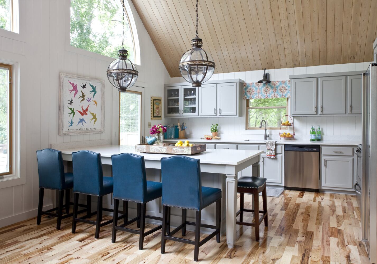 Before and after makeovers remove the kitchen ‘blahs’