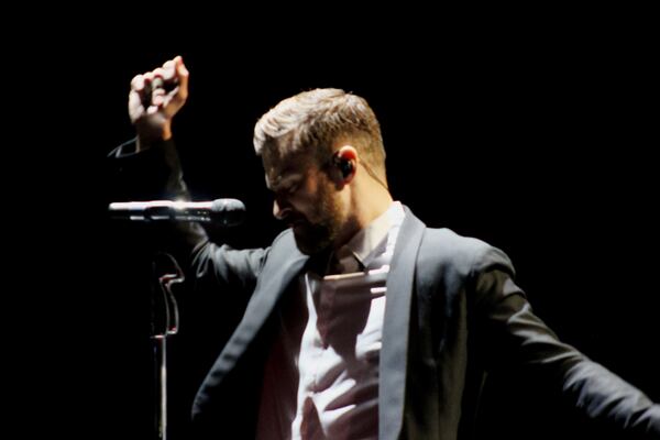 And snap! Here comes the band. Photo: Melissa Ruggieri/AJC