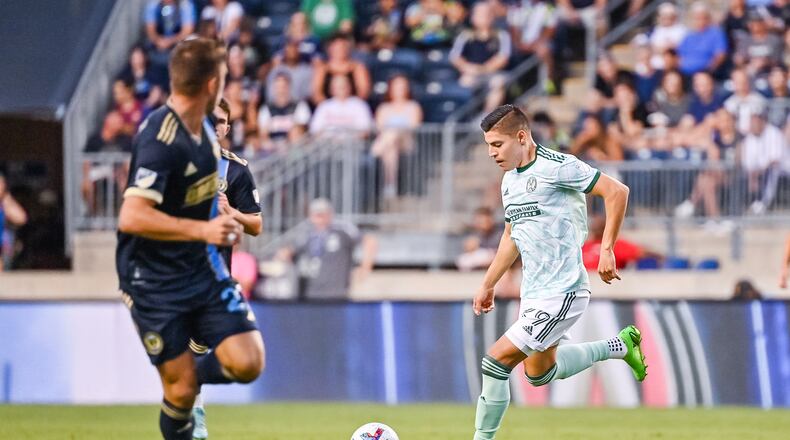 Atlanta United forward Ronaldo Cisneros #29 dribbles the ball during the first half of the match against Philadelphia Union at Subaru Park in Philadelphia, United States on Wednesday August 31, 2022. (Photo by Dakota Williams/Atlanta United)