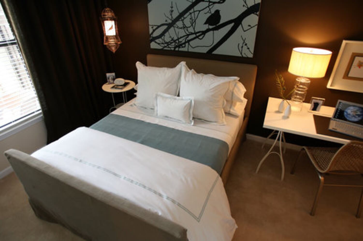 Designers face-off in $10,000 decorating challenge