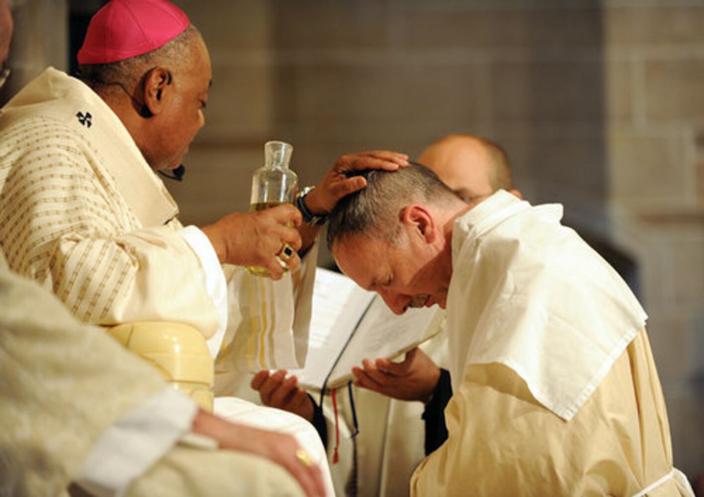 Atlanta archbishop ordains Latino bishop