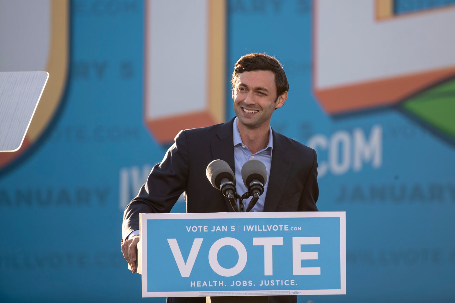 01/04/2021 — Atlanta, Georgia — U.S. Senate Democrat candidate Jon Ossosff makes remarks during a Georgia Democrat U.S. Senate campaign rally in Atlanta’s Summerhill neighborhood, Monday, January 4, 2021. (Alyssa Pointer / Alyssa.Pointer@ajc.com)