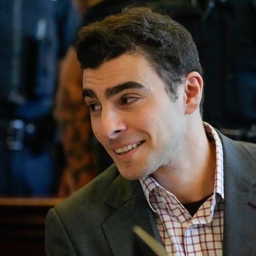 Luigi Mangione appears in Manhattan Criminal Court, Monday, Dec. 1, 2025, in New York. (AP Photo/Yuki Iwamura, Pool)