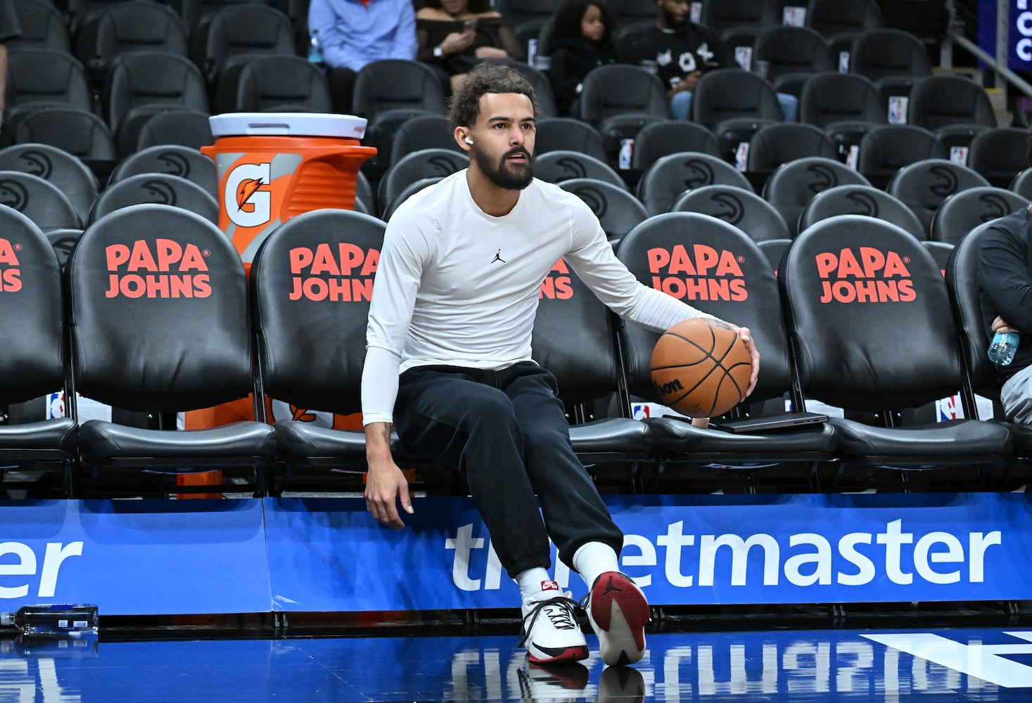 Pelicans vs Hawks game