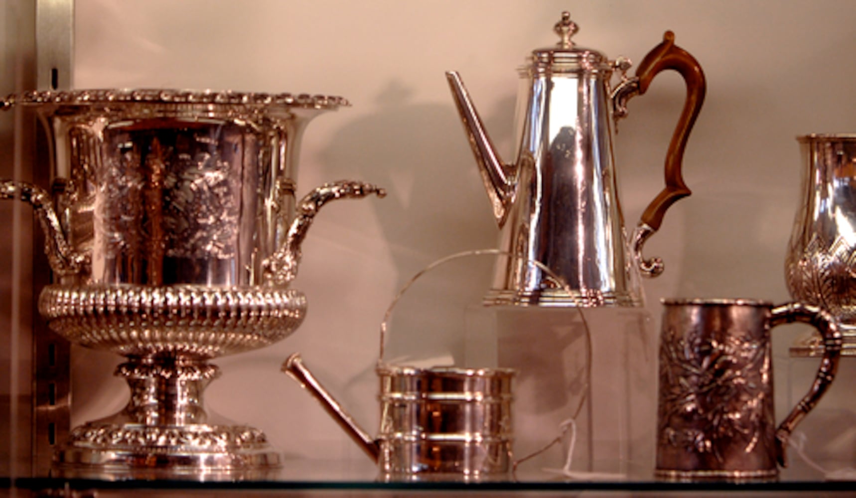Antiques show benefits City of Refuge 180 Kitchen